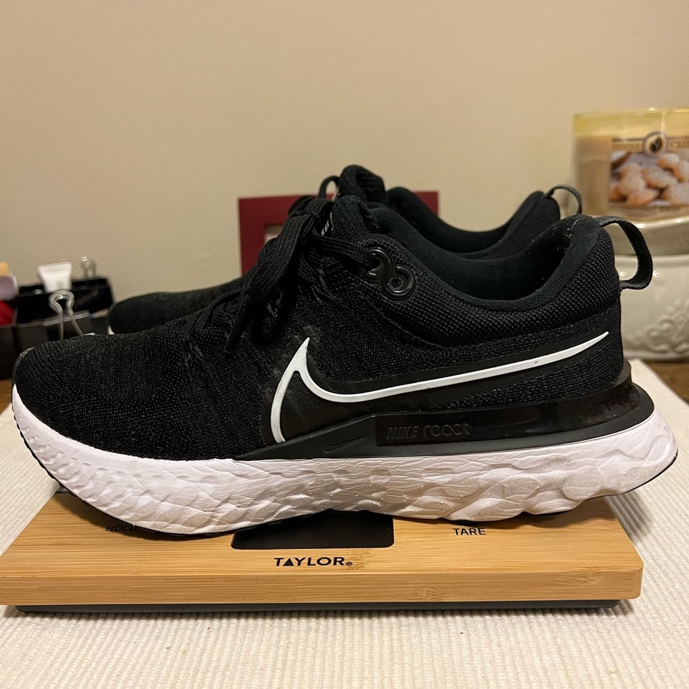 Nike react infinity run flyknit 2 womens Size 8